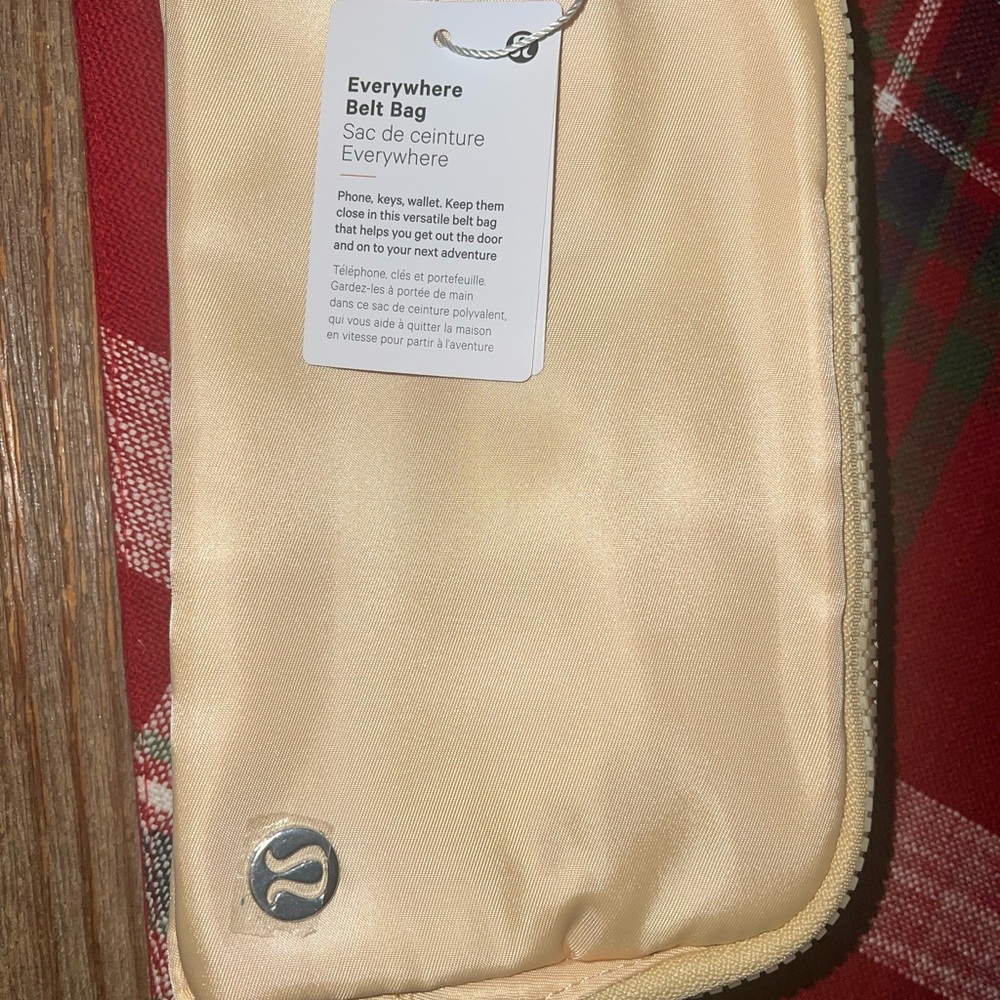 Lululemon Everywhere Belt Bag - Beige